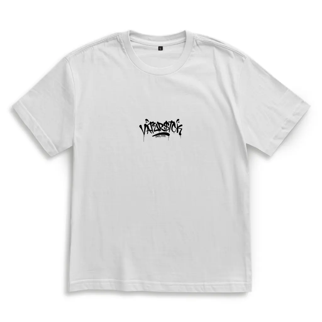Signature Tag – White Oversize T-Shirt – Streetwear für Väter – Frontansicht | Vaterstück
