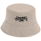 Signature Tag – Sand Anglerhut – Streetwear für Väter – Frontansicht | Vaterstück
