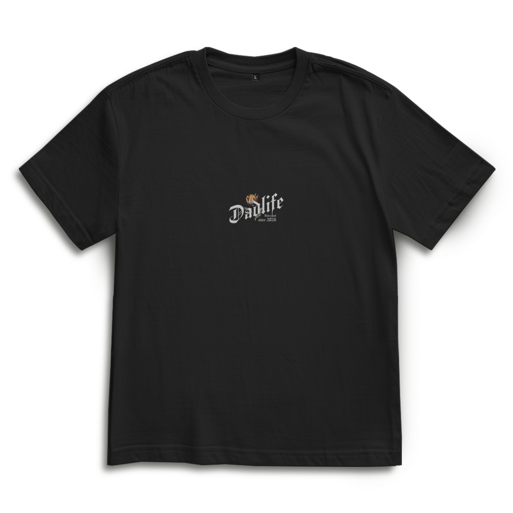 Dadlife – Black Oversize T-Shirt – Streetwear für Väter – Frontansicht | Vaterstück