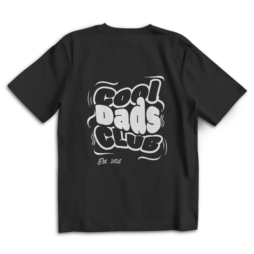 Cool Dads Club – Black Oversize T-Shirt – Streetwear für Väter – Rückenansicht | Vaterstück