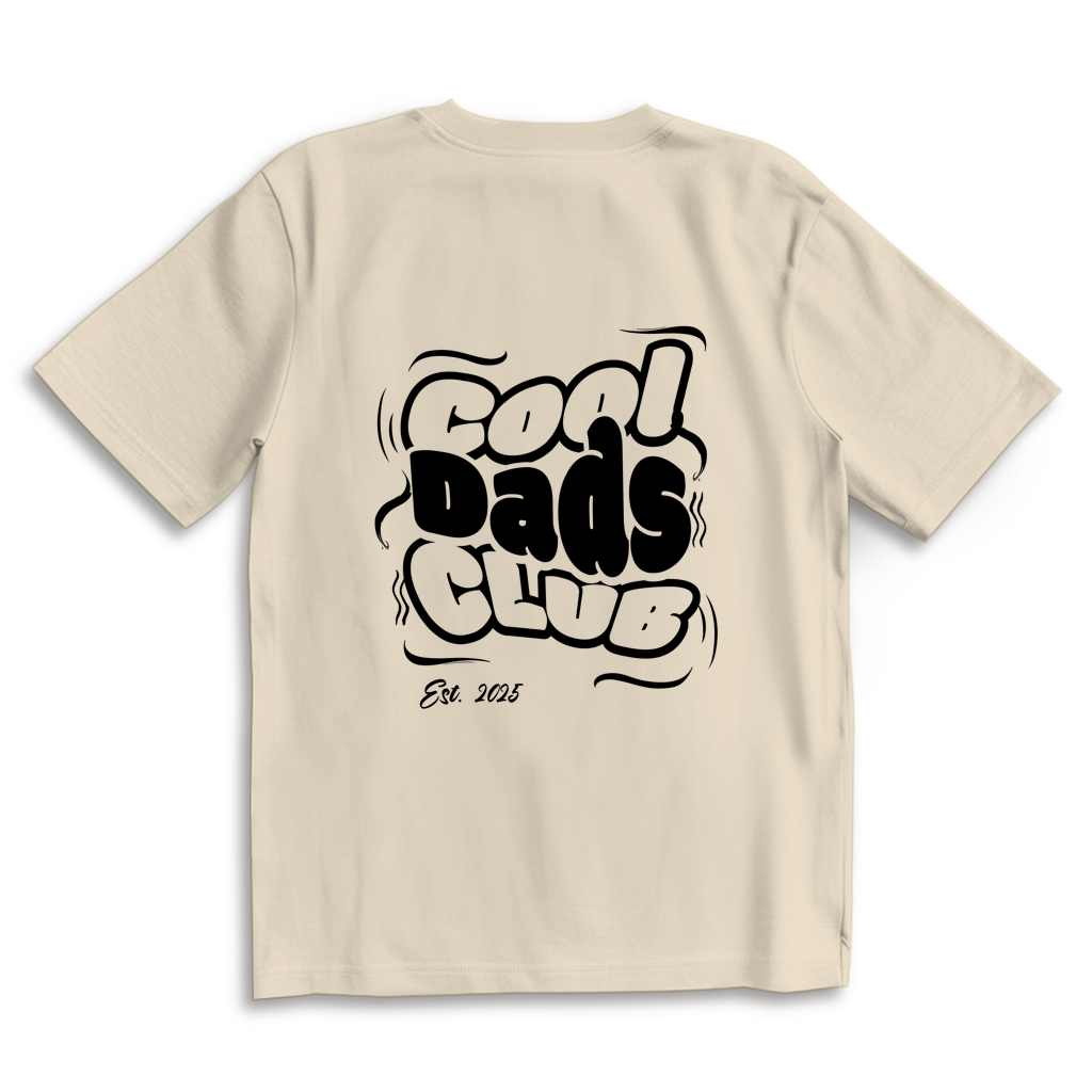 Cool Dads Club – Sand Oversize T-Shirt – Streetwear für Väter – Rückenansicht | Vaterstück