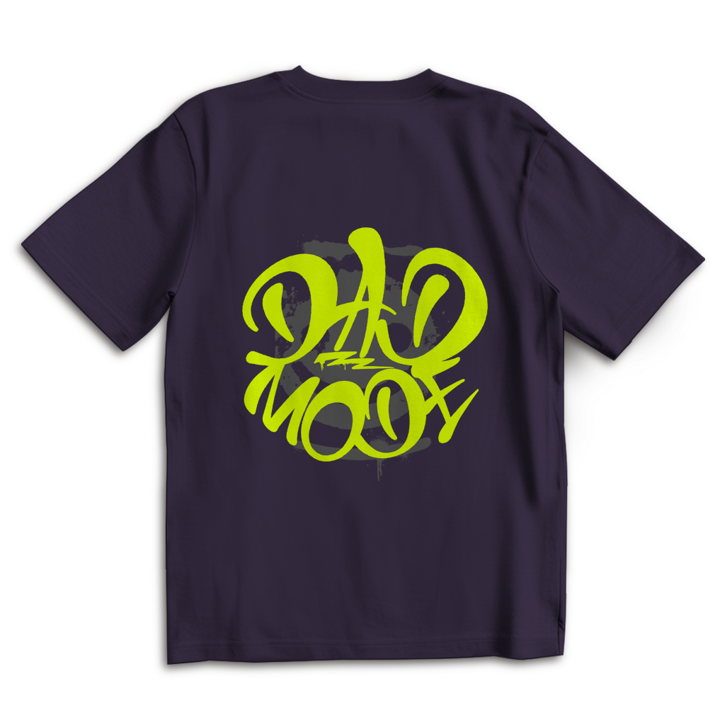 Dad Mode Smile – Purple Night Oversize T-Shirt – Streetwear für Väter – Rückenansicht | Vaterstück