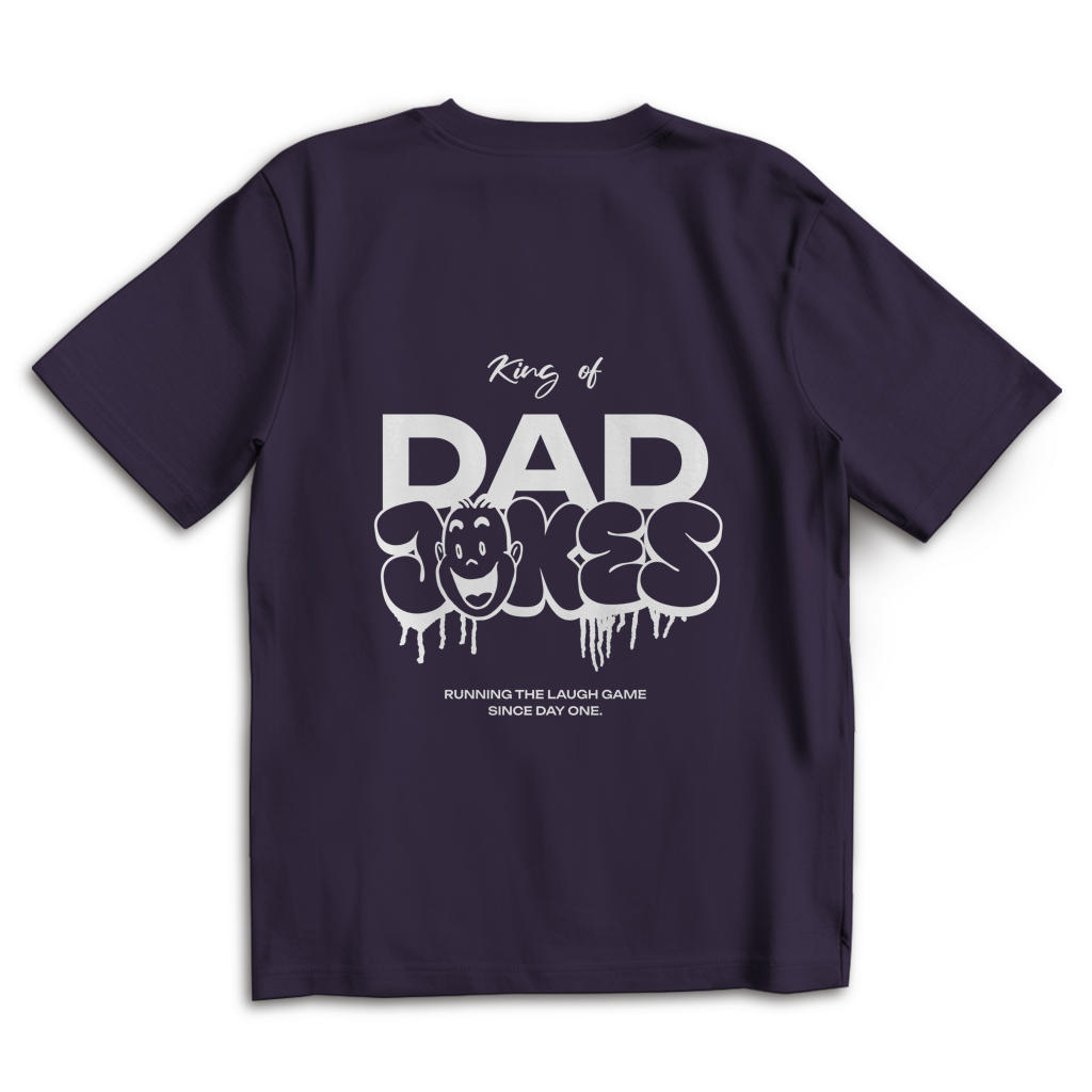 King of Dad Jokes – Purple Night Oversize T-Shirt – Streetwear für Väter – Rückenansicht | Vaterstück