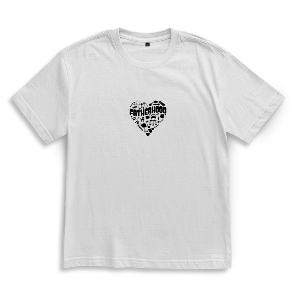 Fatherhood Heart – Black Oversize T-Shirt – Streetwear für Väter – Frontansicht | Vaterstück
