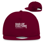 Dad of Culture – Burgundy Snapback Cap – Streetwear für Väter – Frontansicht | Vaterstück