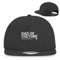 Dad of Culture – Graphite Grey Snapback Cap – Streetwear für Väter – Frontansicht | Vaterstück
