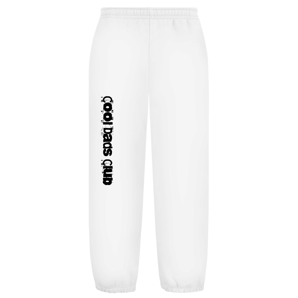 Cool Dads Club Typo2 – White Oversize Sweatpants – Streetwear für Väter – Frontansicht | Vaterstück