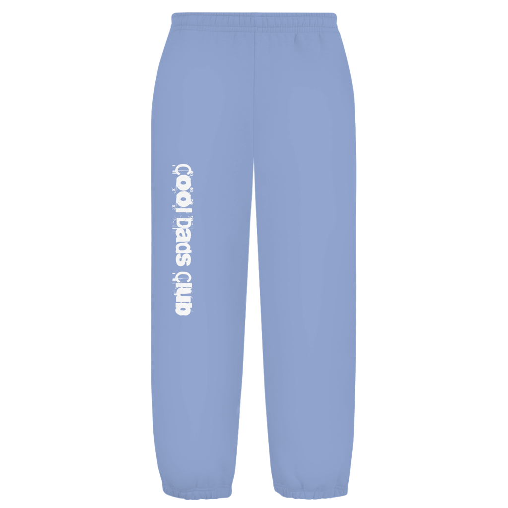 Cool Dads Club Typo2 – Powder Blue Oversize Sweatpants – Streetwear für Väter – Frontansicht | Vaterstück