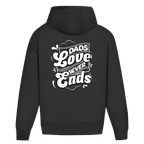 Dads Love Never Ends – Black Oversize Hoodie – Streetwear für Väter – Rückenansicht | Vaterstück