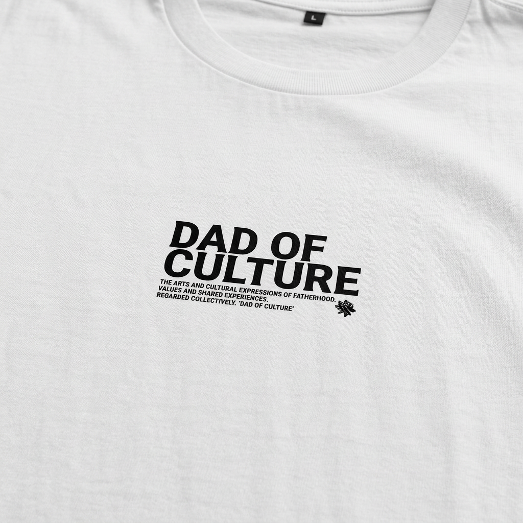 Dad of Culture – Oversize T-Shirt – Streetwear für Väter – Detailansicht | Vaterstück