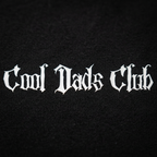 Cool Dads Club Typo3 – Oversize T-Shirt – Streetwear für Väter – Detailansicht | Vaterstück