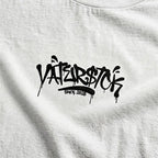 Signature Tag – Oversize T-Shirt – Streetwear für Väter – Detailansicht | Vaterstück 2